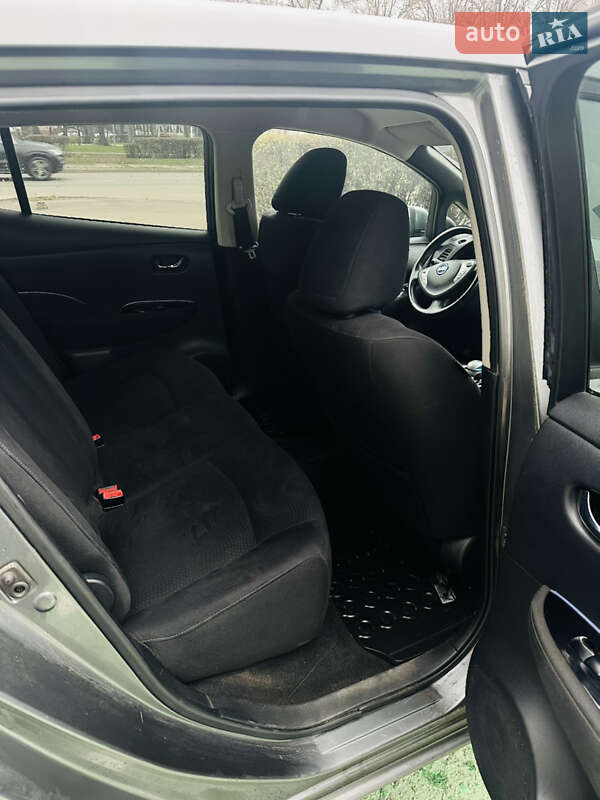 Хэтчбек Nissan Leaf 2014 в Каменском