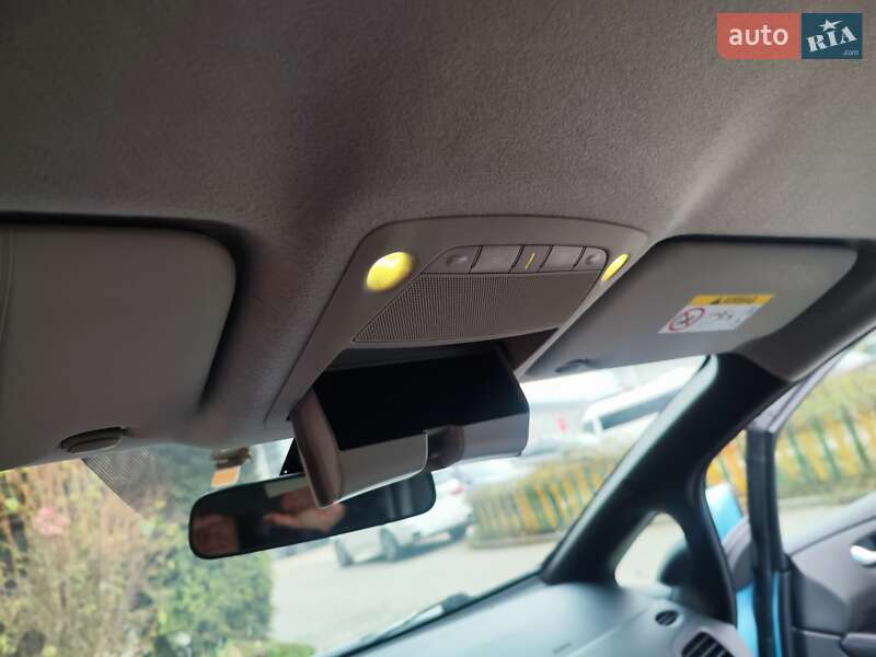 Хэтчбек Nissan Leaf 2016 в Львове