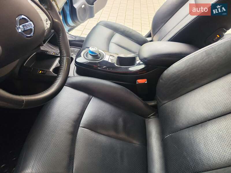 Хэтчбек Nissan Leaf 2016 в Львове