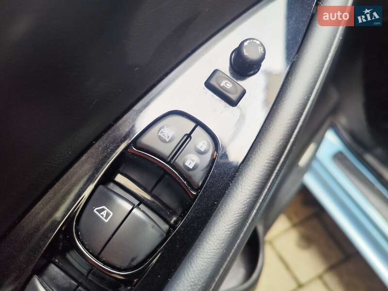 Хэтчбек Nissan Leaf 2016 в Львове