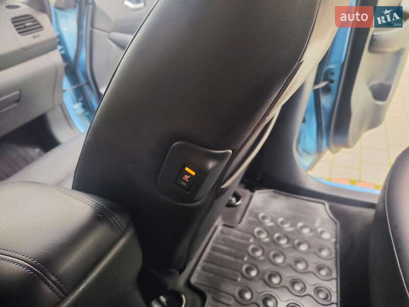 Хэтчбек Nissan Leaf 2016 в Львове