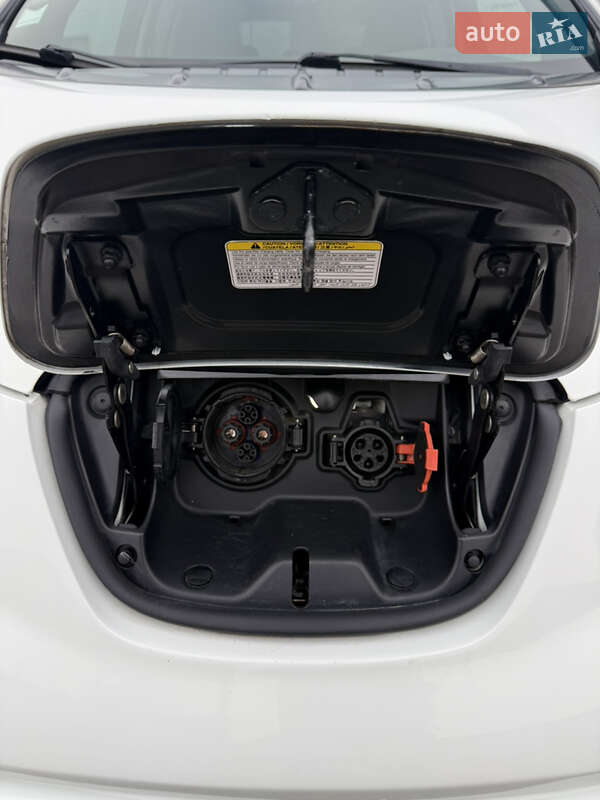 Хэтчбек Nissan Leaf 2014 в Сумах