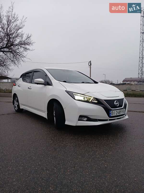 Хэтчбек Nissan Leaf 2020 в Кременчуге фото Хэтчбек Nissan Leaf 2020 в Кременчуге