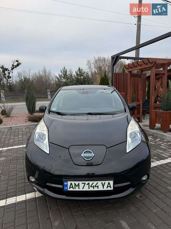 Хэтчбек Nissan Leaf 2014 в Звягеле