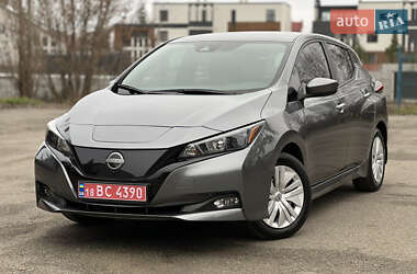 Хэтчбек Nissan Leaf 2023 в Киеве