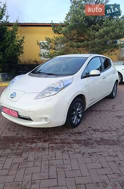 Хэтчбек Nissan Leaf 2015 в Ровно