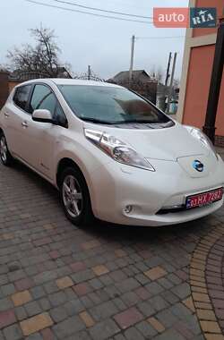 Хэтчбек Nissan Leaf 2016 в Новоархангельске