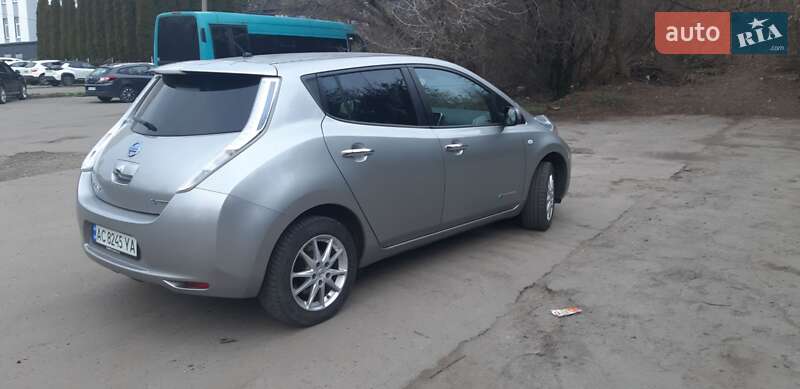 Хетчбек Nissan Leaf 2015 в Луцьку