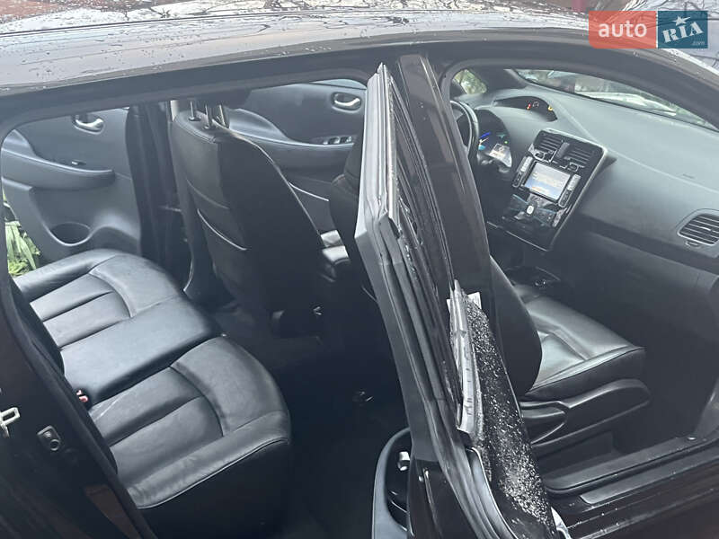 Хетчбек Nissan Leaf 2016 в Полтаві