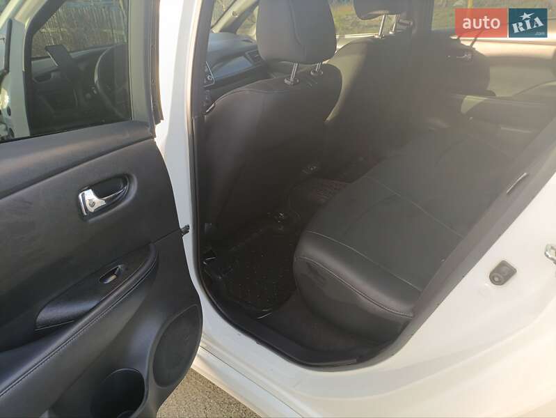 Хэтчбек Nissan Leaf 2022 в Малине