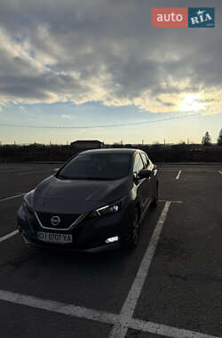 Хетчбек Nissan Leaf 2018 в Чернівцях