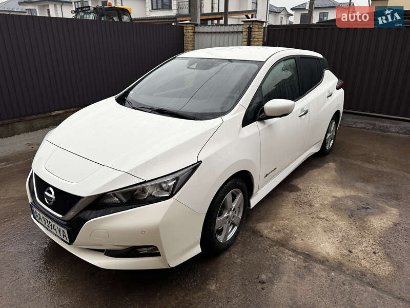 Хэтчбек Nissan Leaf 2018 в Киеве