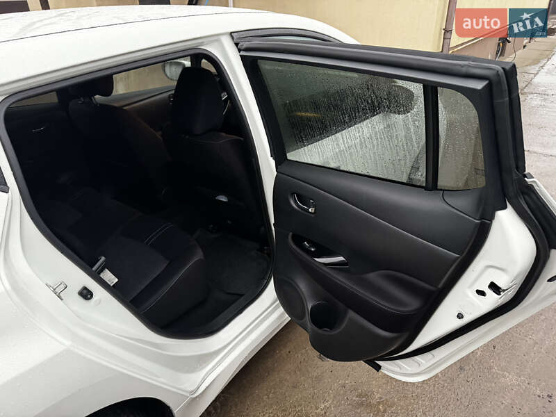 Хэтчбек Nissan Leaf 2018 в Киеве