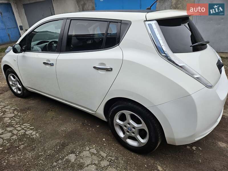 Хетчбек Nissan Leaf 2013 в Тернополі