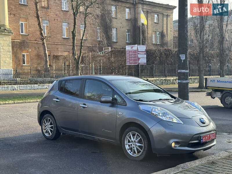 Хэтчбек Nissan Leaf 2017 в Николаеве