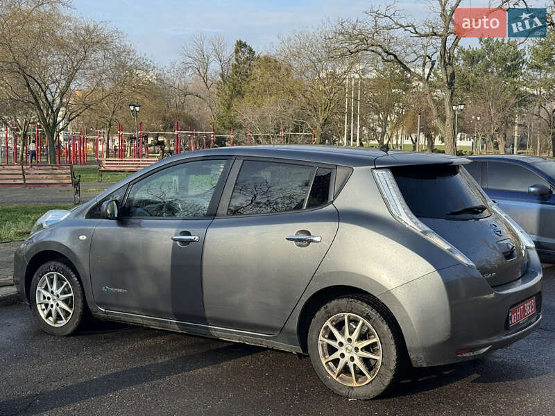 Хэтчбек Nissan Leaf 2017 в Николаеве