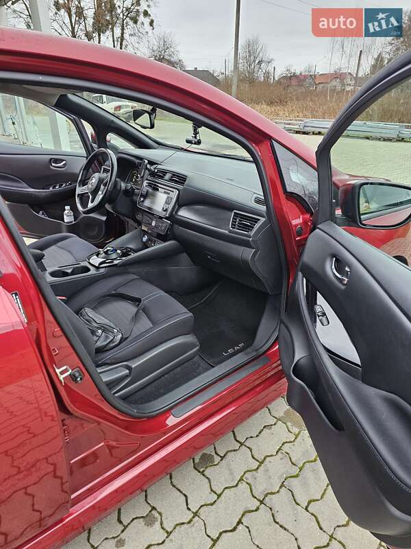 Хэтчбек Nissan Leaf 2018 в Стрые