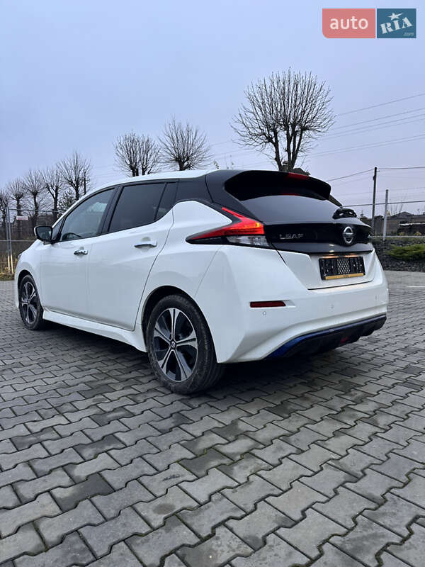 Хэтчбек Nissan Leaf 2020 в Староконстантинове