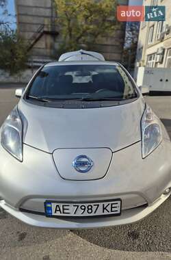 Хетчбек Nissan Leaf 2013 в Дніпрі