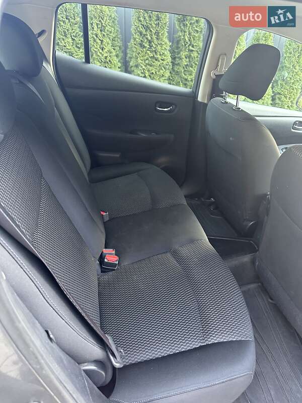 Хэтчбек Nissan Leaf 2015 в Черновцах