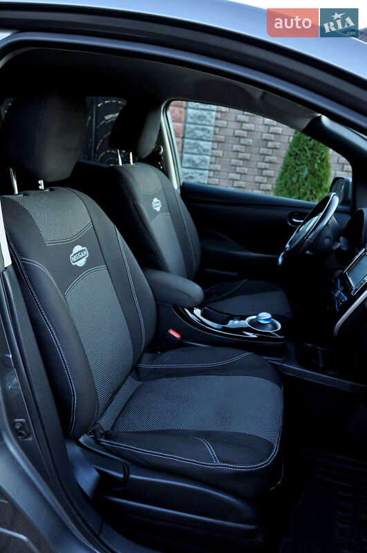 Хетчбек Nissan Leaf 2014 в Рівному