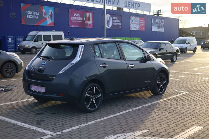 Хэтчбек Nissan Leaf 2013 в Нововолынске
