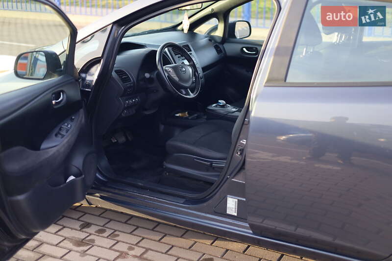 Хэтчбек Nissan Leaf 2013 в Нововолынске