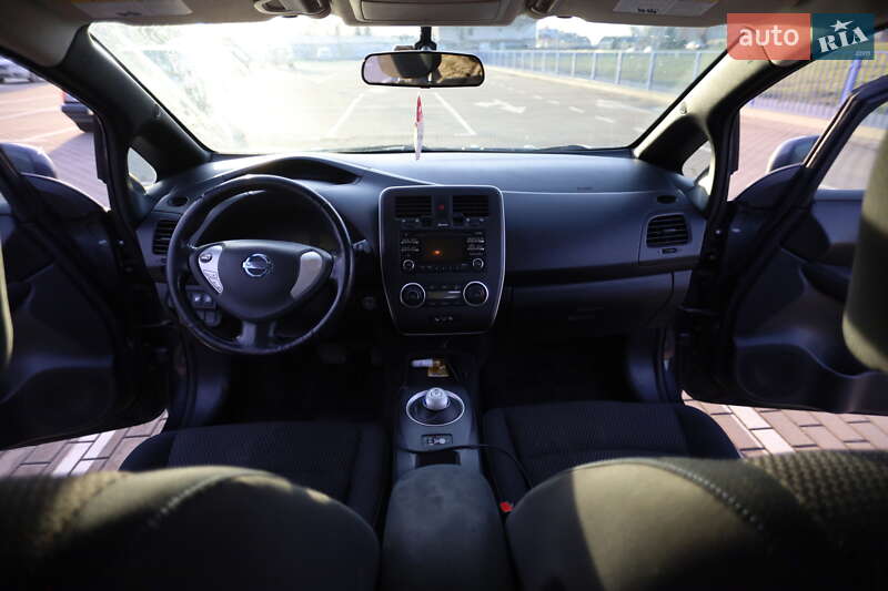 Хэтчбек Nissan Leaf 2013 в Нововолынске