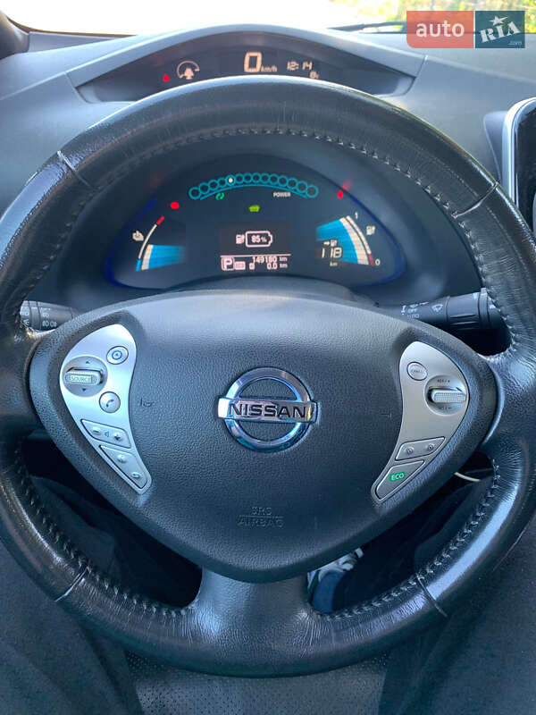 Хэтчбек Nissan Leaf 2014 в Черновцах