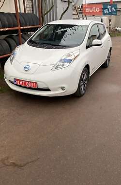 Хетчбек Nissan Leaf 2015 в Житомирі