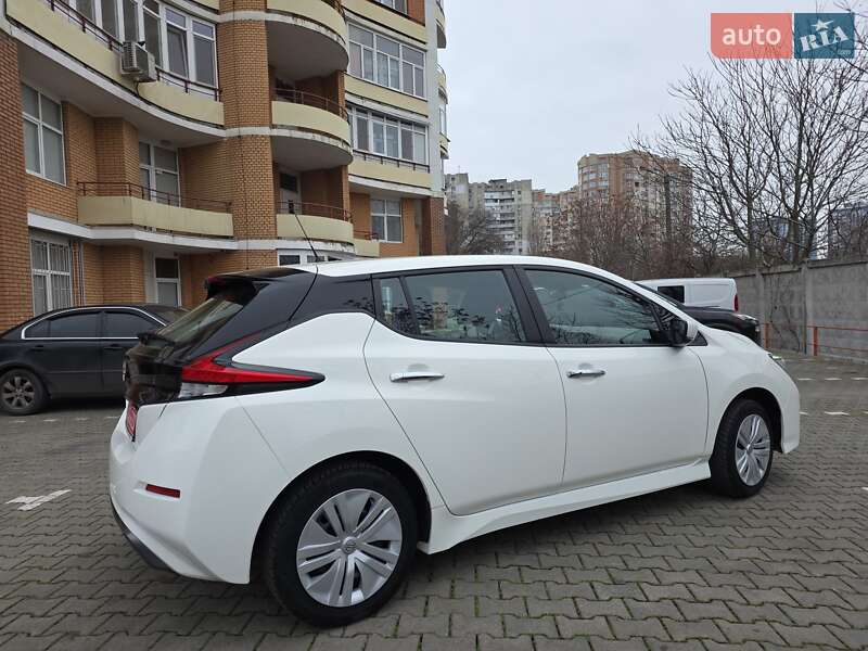 Хетчбек Nissan Leaf 2022 в Одесі