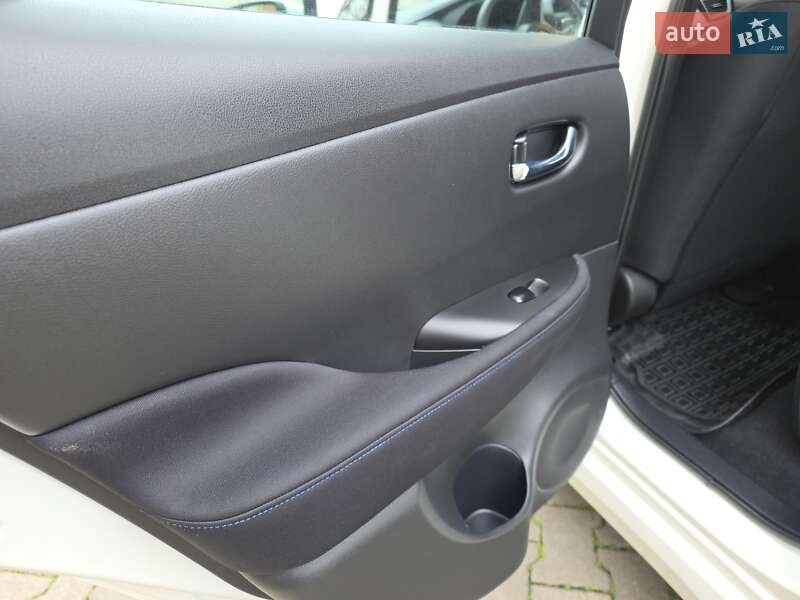 Хетчбек Nissan Leaf 2022 в Одесі