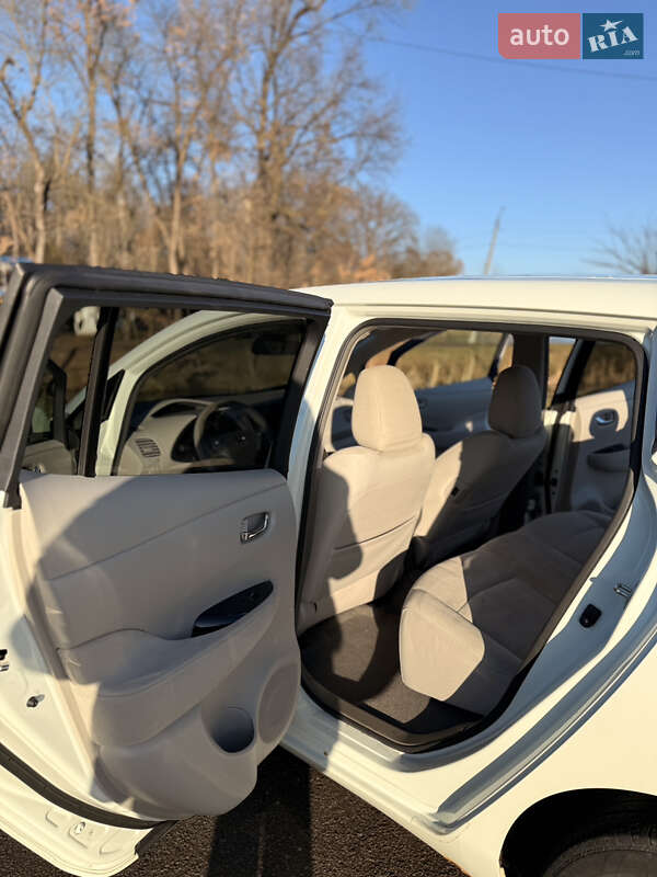 Хетчбек Nissan Leaf 2013 в Калуші фото 17 Хетчбек Nissan Leaf 2013 в Калуші