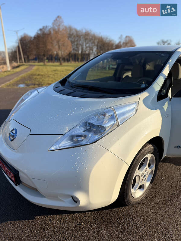 Хетчбек Nissan Leaf 2013 в Калуші фото 23 Хетчбек Nissan Leaf 2013 в Калуші