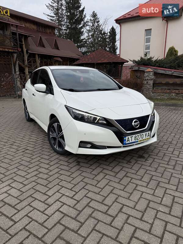 Хетчбек Nissan Leaf 2020 в Долині