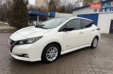Хэтчбек Nissan Leaf 2018 в Черновцах