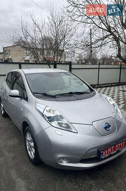 Хэтчбек Nissan Leaf 2011 в Звягеле