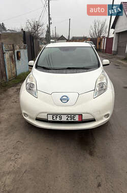 Хэтчбек Nissan Leaf 2017 в Киеве