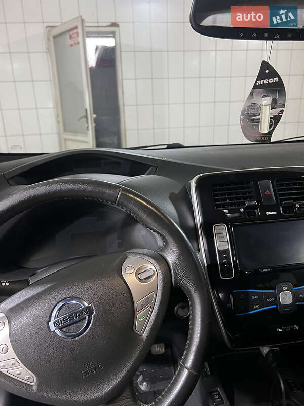 Хетчбек Nissan Leaf 2016 в Ямполі фото 10 Хетчбек Nissan Leaf 2016 в Ямполі