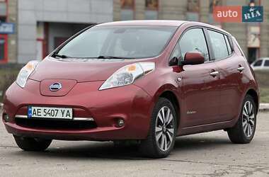 Хетчбек Nissan Leaf 2015 в Дніпрі