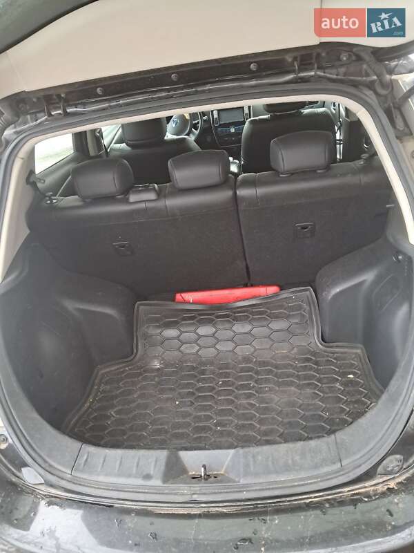 Хэтчбек Nissan Leaf 2013 в Харькове