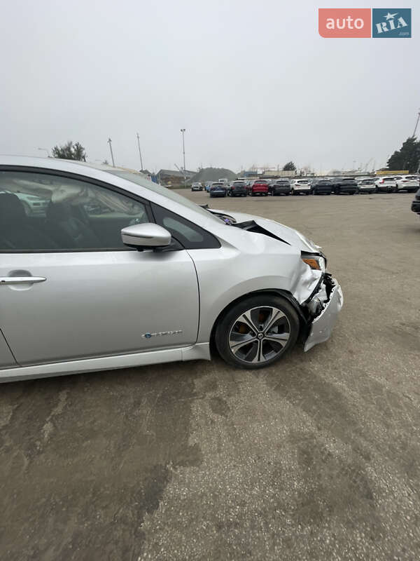 Хэтчбек Nissan Leaf 2019 в Львове