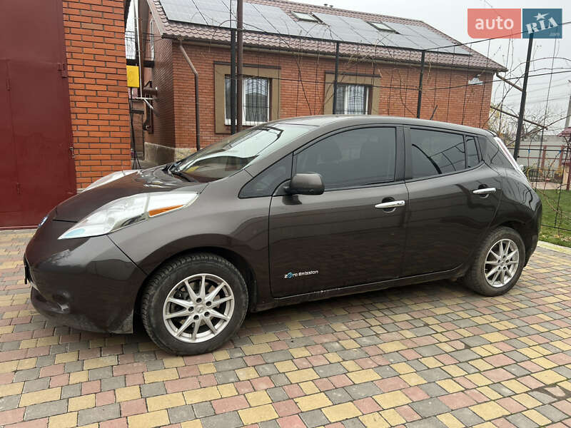Хэтчбек Nissan Leaf 2015 в Виннице