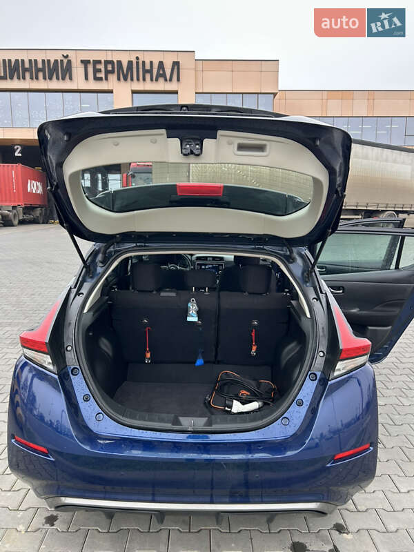 Хетчбек Nissan Leaf 2024 в Одесі