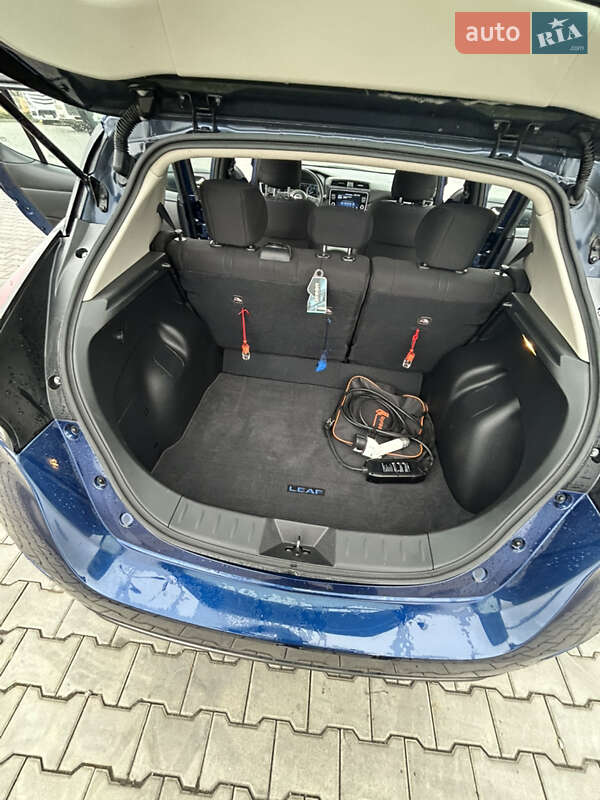 Хетчбек Nissan Leaf 2024 в Одесі