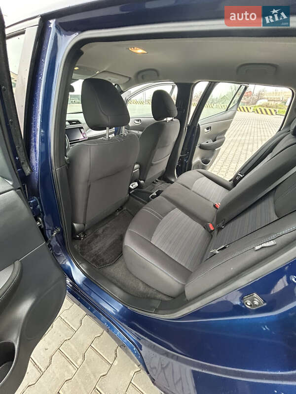 Хетчбек Nissan Leaf 2024 в Одесі