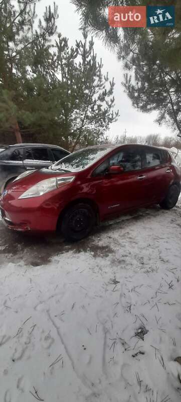 Хэтчбек Nissan Leaf 2013 в Ременове фото Хэтчбек Nissan Leaf 2013 в Ременове
