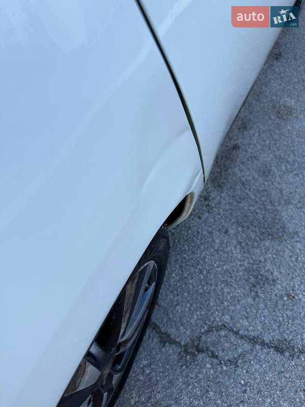 Хэтчбек Nissan Leaf 2014 в Днепре