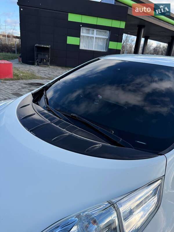 Хэтчбек Nissan Leaf 2014 в Днепре