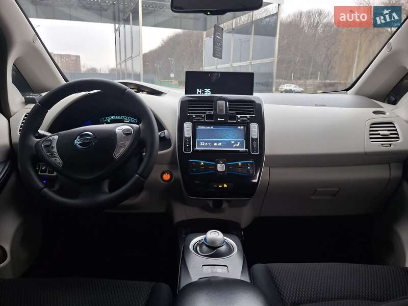 Хэтчбек Nissan Leaf 2013 в Каменец-Подольском